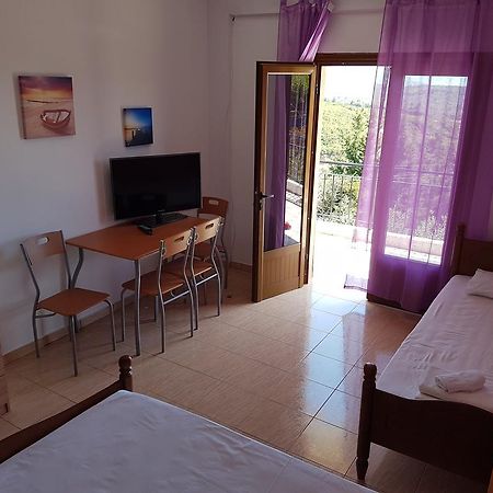Vila Melpo Apartments Ilias Bagian luar foto